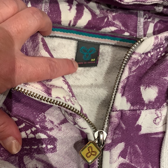 Unique TNA Aritzia Butterfly Full Zip Purple & White Hoodie - size M - Picture 4 of 16